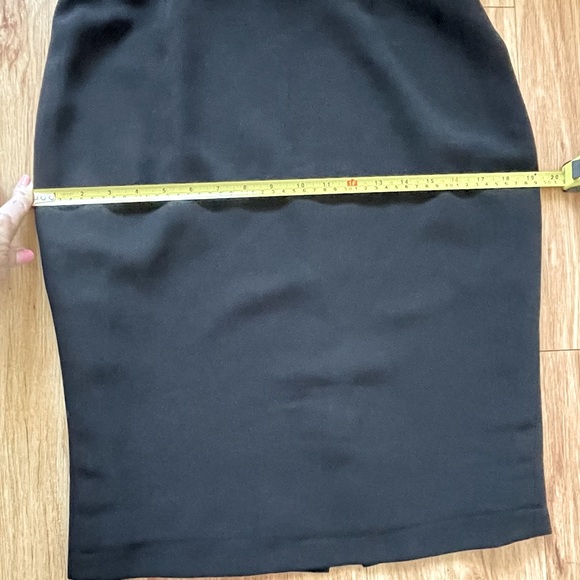 New collection is black crepe skirt with satin lining is beautiful 😍 - Picture 8 of 11